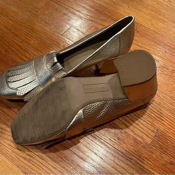 Kenneth Cole Metallic Gold Heal Loafers Women’s 7 1/2 - Picture 3 of 4
